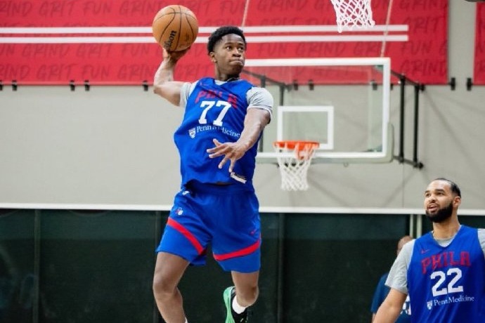 76 人官宣埃奇库姆左手拇指扭伤，将缺席拉斯维加斯夏联首战